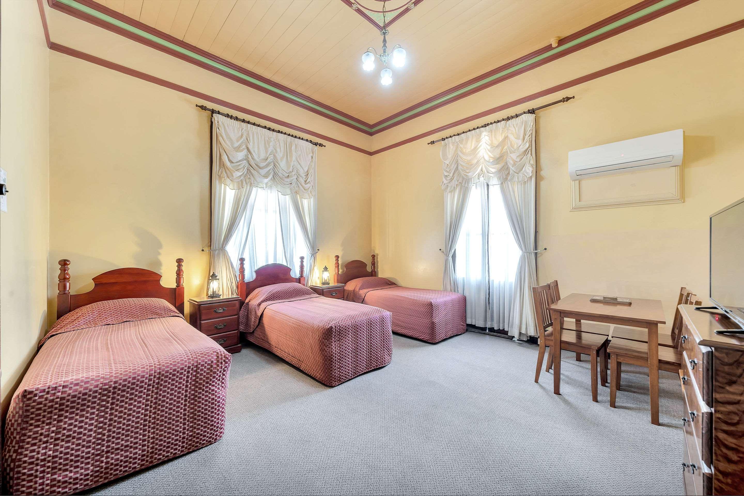 Warwick Settlers Inn Esterno foto