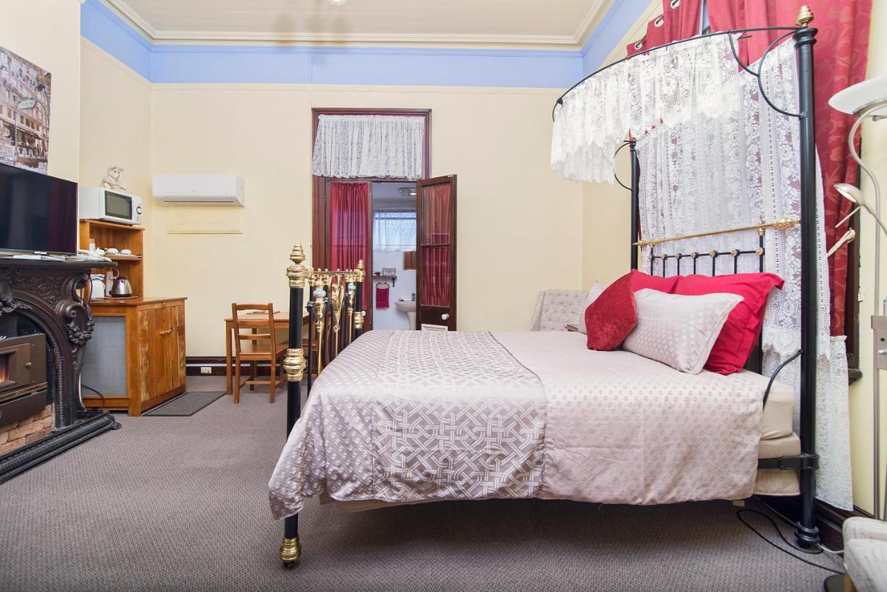 Warwick Settlers Inn Esterno foto